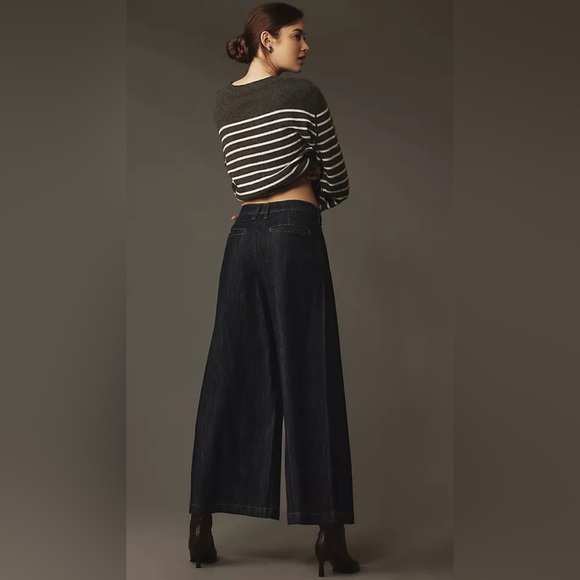 Pilcro Seamed Flounce High Rise Wide Jeans NWT - Picture 2 of 14